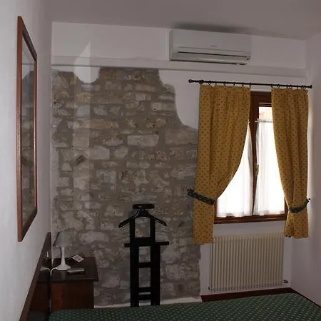 בית כפרי Borgo Colmello